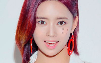 El padre de Rima del grupo NiziU de JYP, es acusado de adulterio