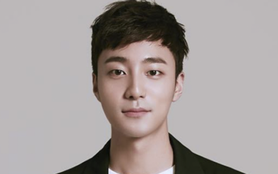 Roy Kim recibe premio a la 'Lealtad' en el Cuerpo de Marines