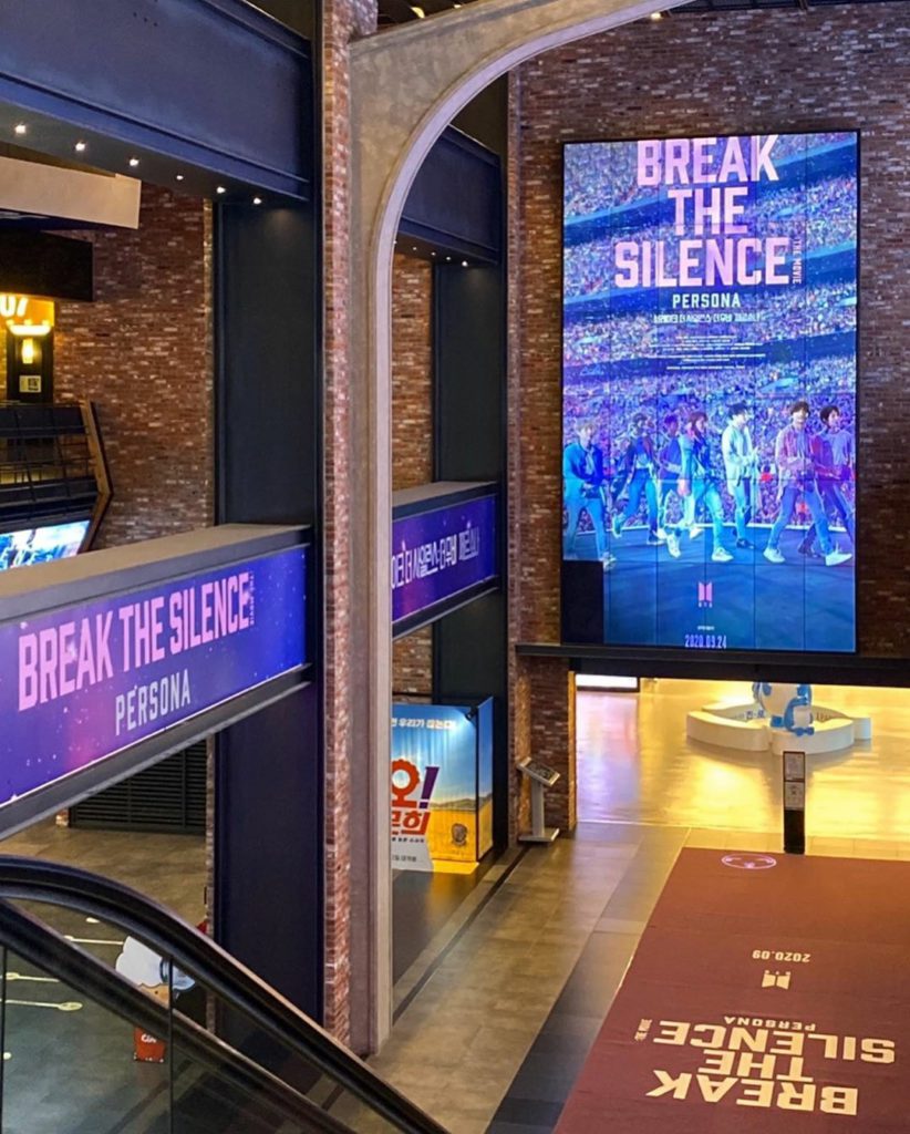 Mira como los cines de Corea decoran sus instalaciones para Break The Silence: Persona