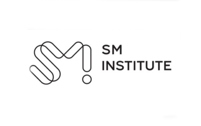 SM Entertainment cria escola para formar ídolos; Estrangeiros podem ser recrutados
