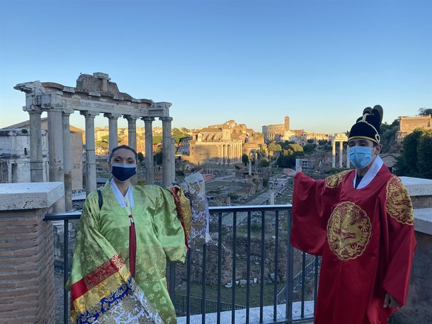 Vistiendo hanbok en Roma