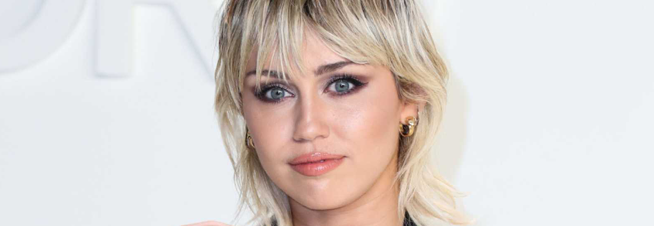 Miley Cyrus reacciona luego de que BLACKPINK cantara '23' en su documental
