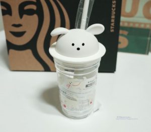 Por que o novo copo da Starbucks ficou tão popular entre os fãs de K-pop?