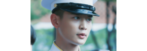 Minho de SHINee da un emotivo saludo a su madre al salir del servicio militar
