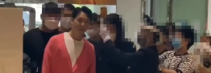 Park Yoochun es visto en el aeropuerto de Tailandia sin cubrebocas