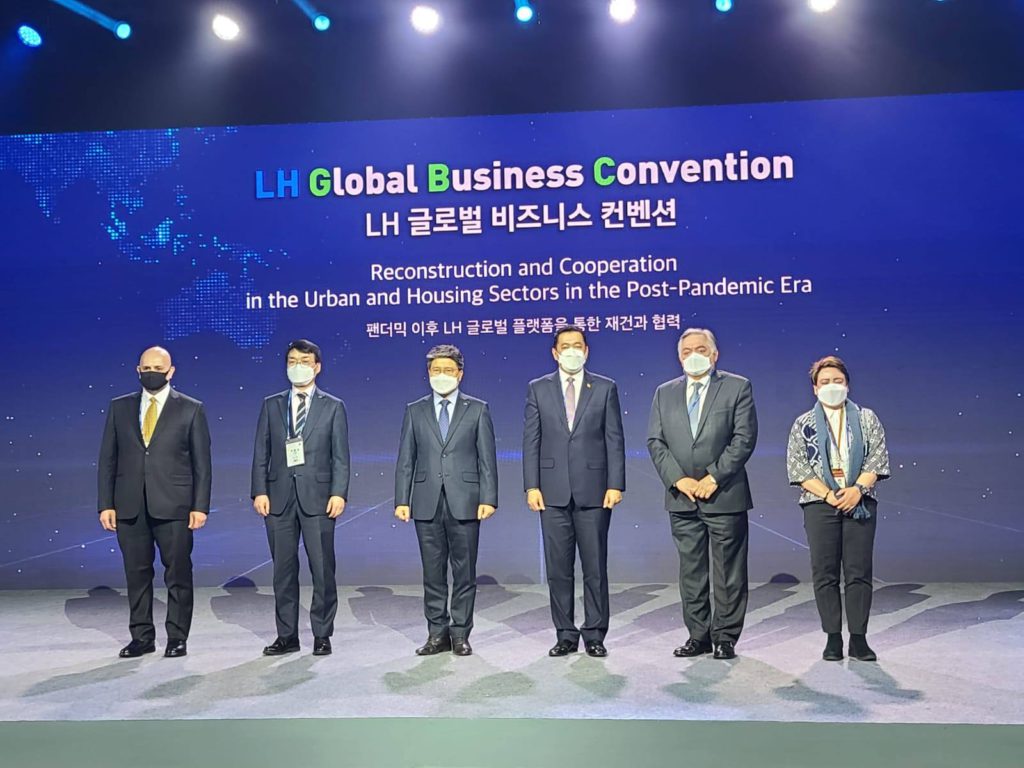 Embajador de Perú en Corea del Sur participó en convención sobre negocios