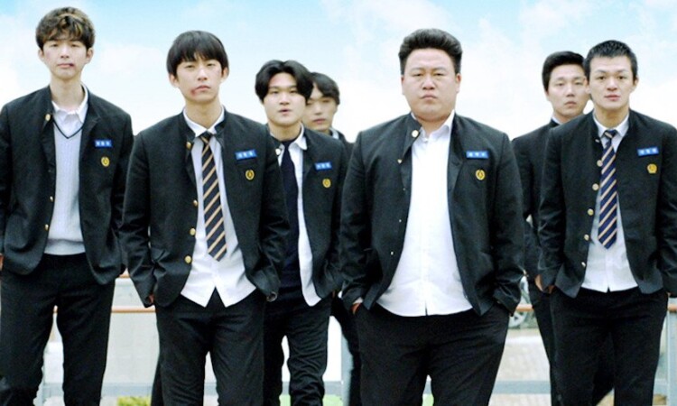 Gongchan de B1A4 está listo para hacerse cargo de la escuela en su película debut en la pantalla grande 'Mister Boss'