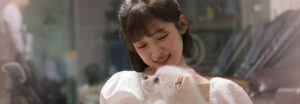 Arin de Oh My Girl participa en una campaña pictórica de donación para animales abandonados