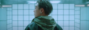 Bobby de iKON se encuentra buscando algo importante en segundo MV teaser para U Mad