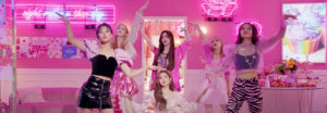 Cherry Bullet nos habla de un amor muy rosado y dulce dentro de su MV Love So Sweet