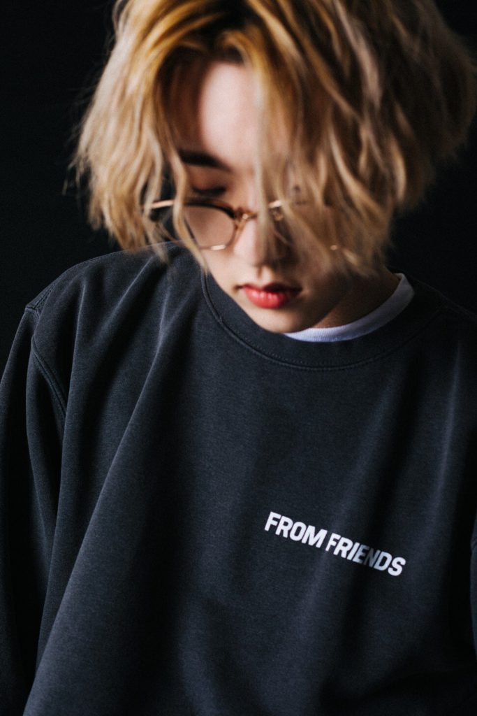 Jae de DAY6 presenta su línea de ropa "From Friends" + revela la importancia de prestar atención a la salud mental