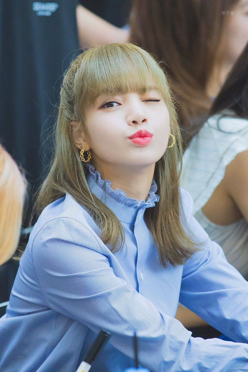 Lisa De Blackpink ¿la Amiga Ideal Kpoplat