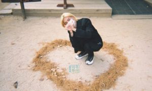 Hyunjin de Stray Kids comparte una carta escrita a mano pidiendo una disculpa