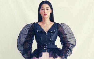 Actriz Jun Ji Hyun luce un atuendo de Alexander McQueen