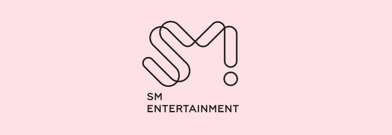 Логотип SM Entertainment. SM Entertainment директор. Директор см Интертеймент.