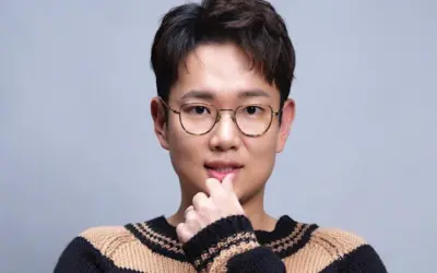 Jang Sung Kyu bajo fuego por 'burlarse' de la disolución de IZ * ONE