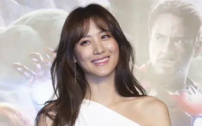 Kim Soo Hyun (Claudia Kim) de 'Avengers: Age of Ultron' y 'Animales Fantásticos' firma contrato exclusivo con YG Entertainment