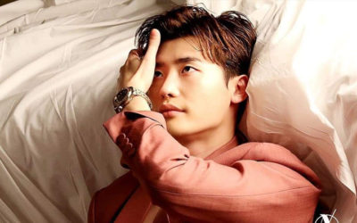 Lee Jong Suk responde o que ela faria se visse o amor de sua vida à sua frente.