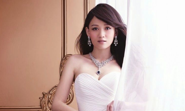 Fans sospechan que la cantante china Joe Chen luce un anillo de compromiso