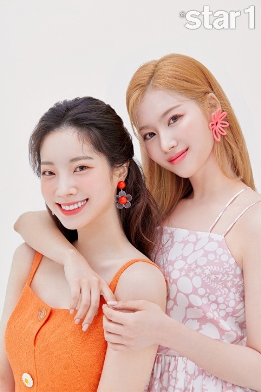 Sana y Dahyun de Twice para Star1
