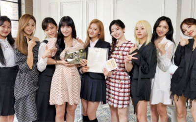 TWICE recibe el premio YouTube Diamond Creator