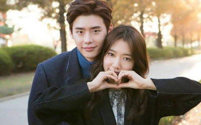 Lee Jong Suk admite que Park Shin Hye é "adorável o suficiente para se apaixonar".