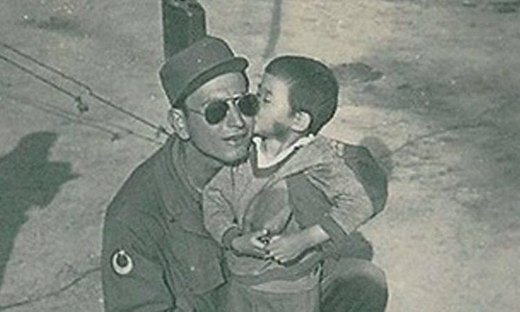 La historia real de Ayla, la pequeña adoptada por un soldado turco en la Guerra de Corea