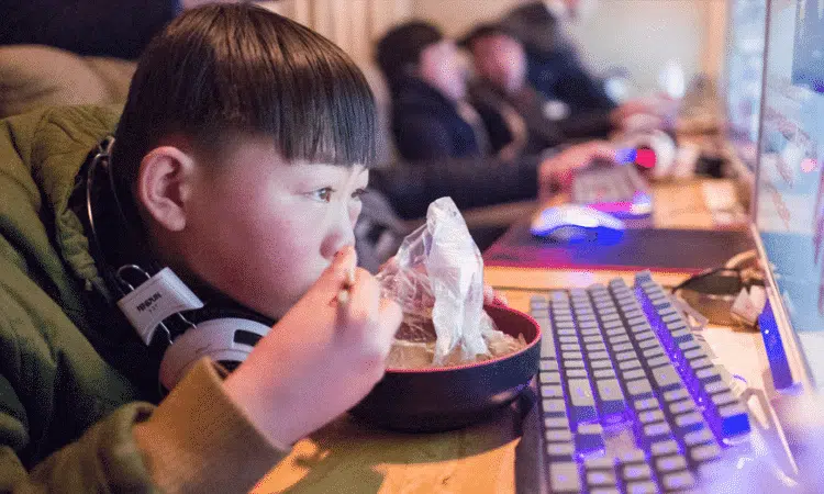China impone reconocimiento facial para que niños no jueguen videojuegos durante la noche