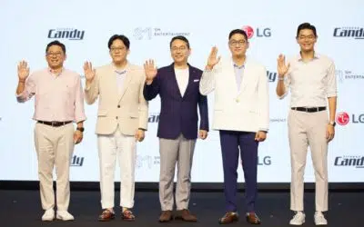 Representantes de SM Ent y LG Corea